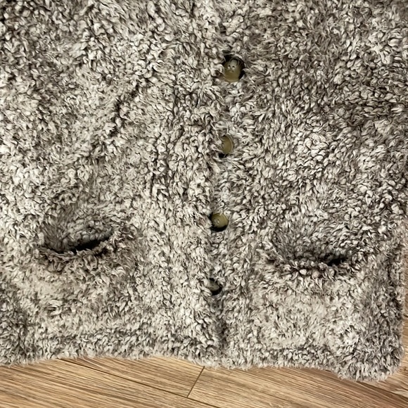 Super soft and fluffy sweater - Picture 4 of 6